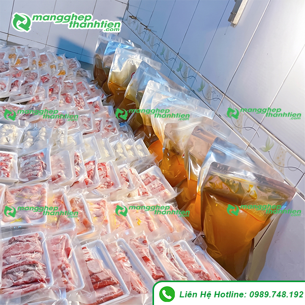 Túi zipper chia nước dùng và nước sốt cho đơn hàng