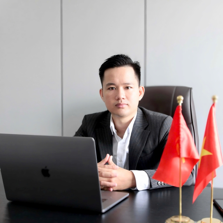 CEO Nguyễn Hữu Trung trong h&agrave;nh tr&igrave;nh ph&aacute;t triển Bao B&igrave; M&agrave;ng Gh&eacute;p Th&agrave;nh Tiến