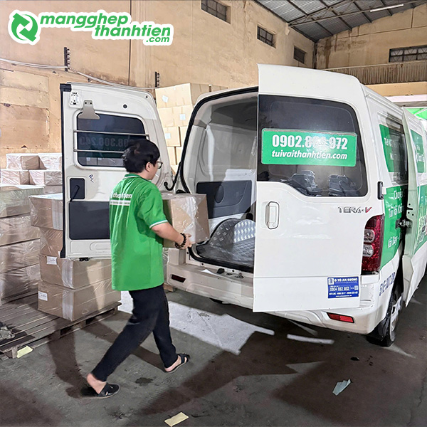 Phương tiện giao nhận h&agrave;ng h&oacute;a
